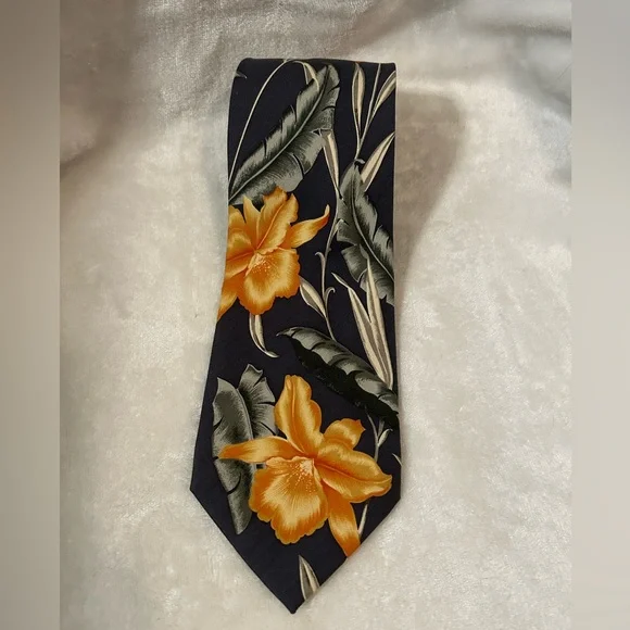 Tommy Bahama tropical floral pattern neck tie - Picture 2 of 8